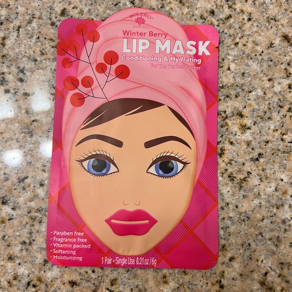 Lot of 7 Face Masks - Picture 7 of 7